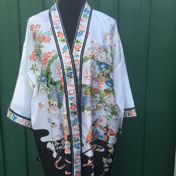 White floral kimono made in Japan gorgeous long - Picture 4 of 8